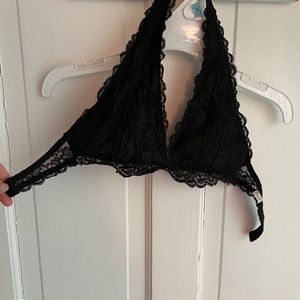 Black lace brallette